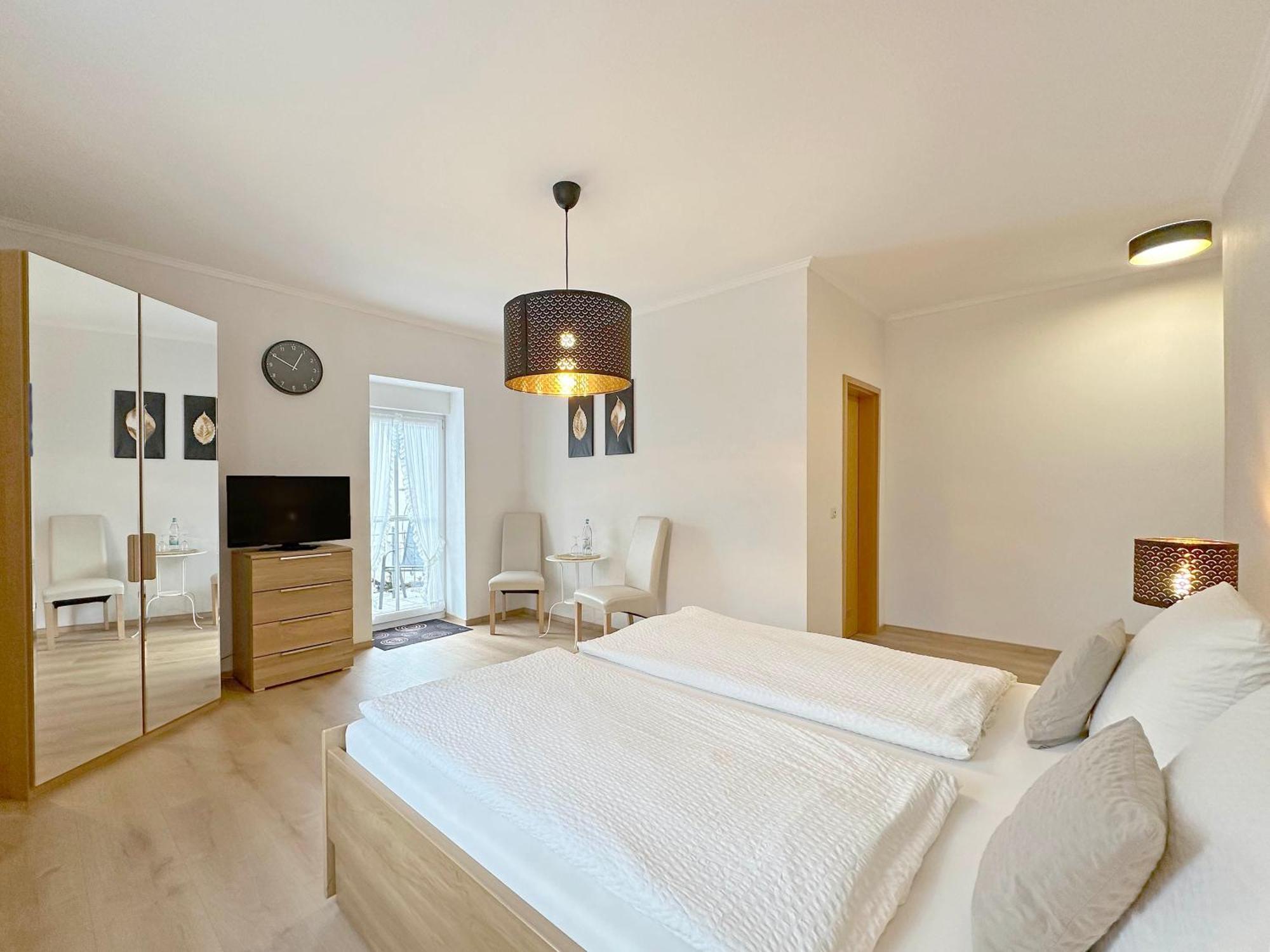 Gast Und Weinhof Beim Schneemann Hotel Valwig Exterior photo