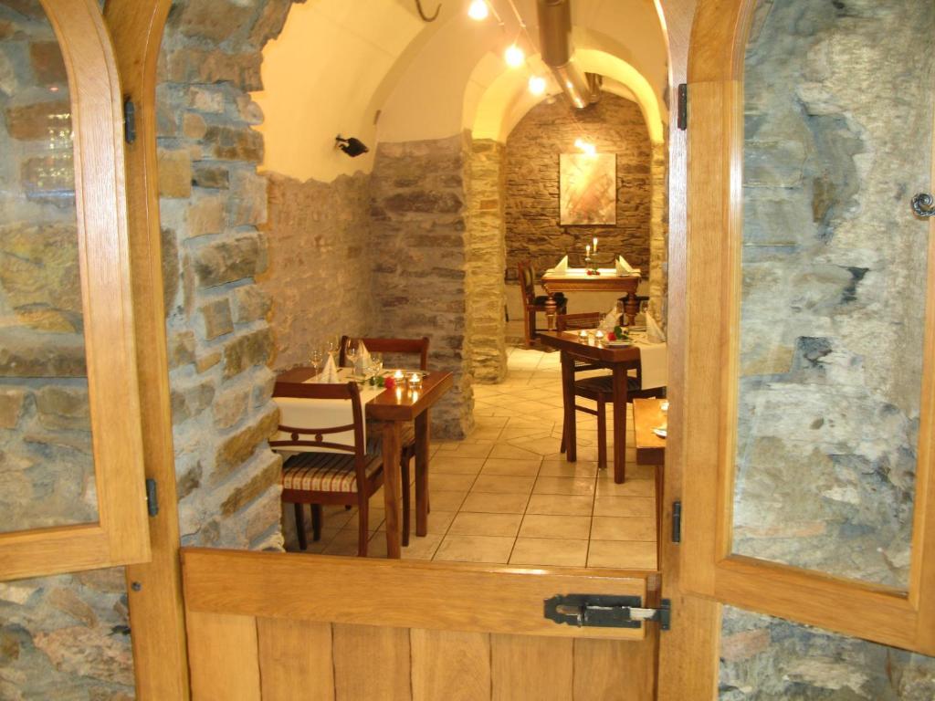 Gast Und Weinhof Beim Schneemann Hotel Valwig Exterior photo