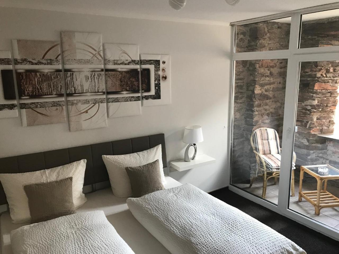 Gast Und Weinhof Beim Schneemann Hotel Valwig Exterior photo